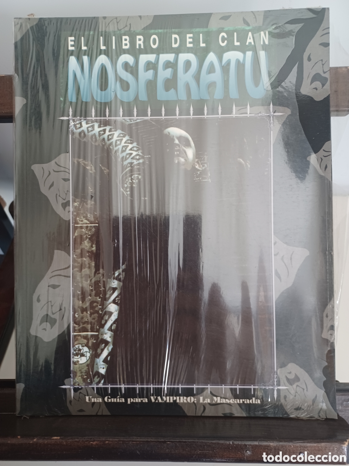 Juegos Antiguos: El libro del Clan Nosferatu. Una gu&iacute;s para Vampiro: La Mascarada. Juego de rol/ La Factor&iacute;a