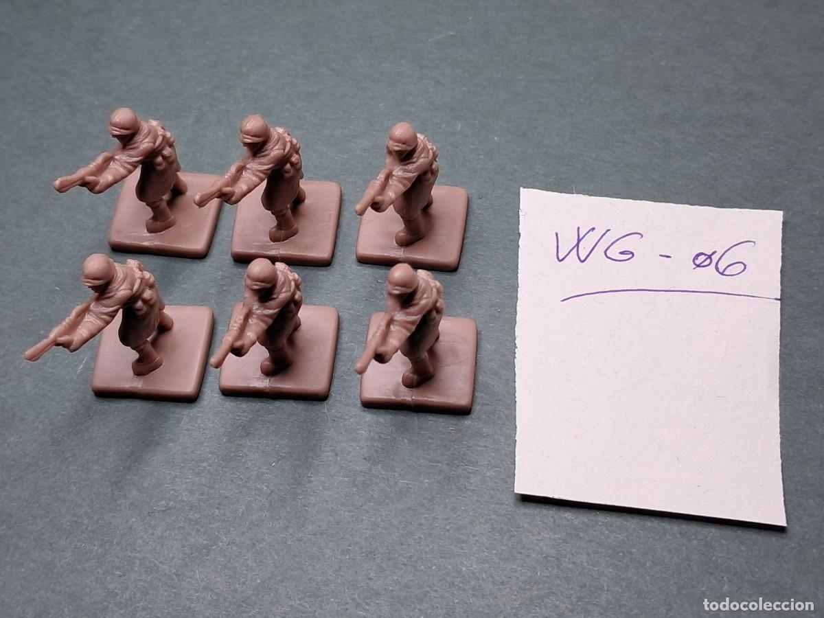 Juegos antiguos: 6 infanteria ruso (pl&aacute;stico 2,5cm altura), WarGame: Memoir'44, DaysOfWonder