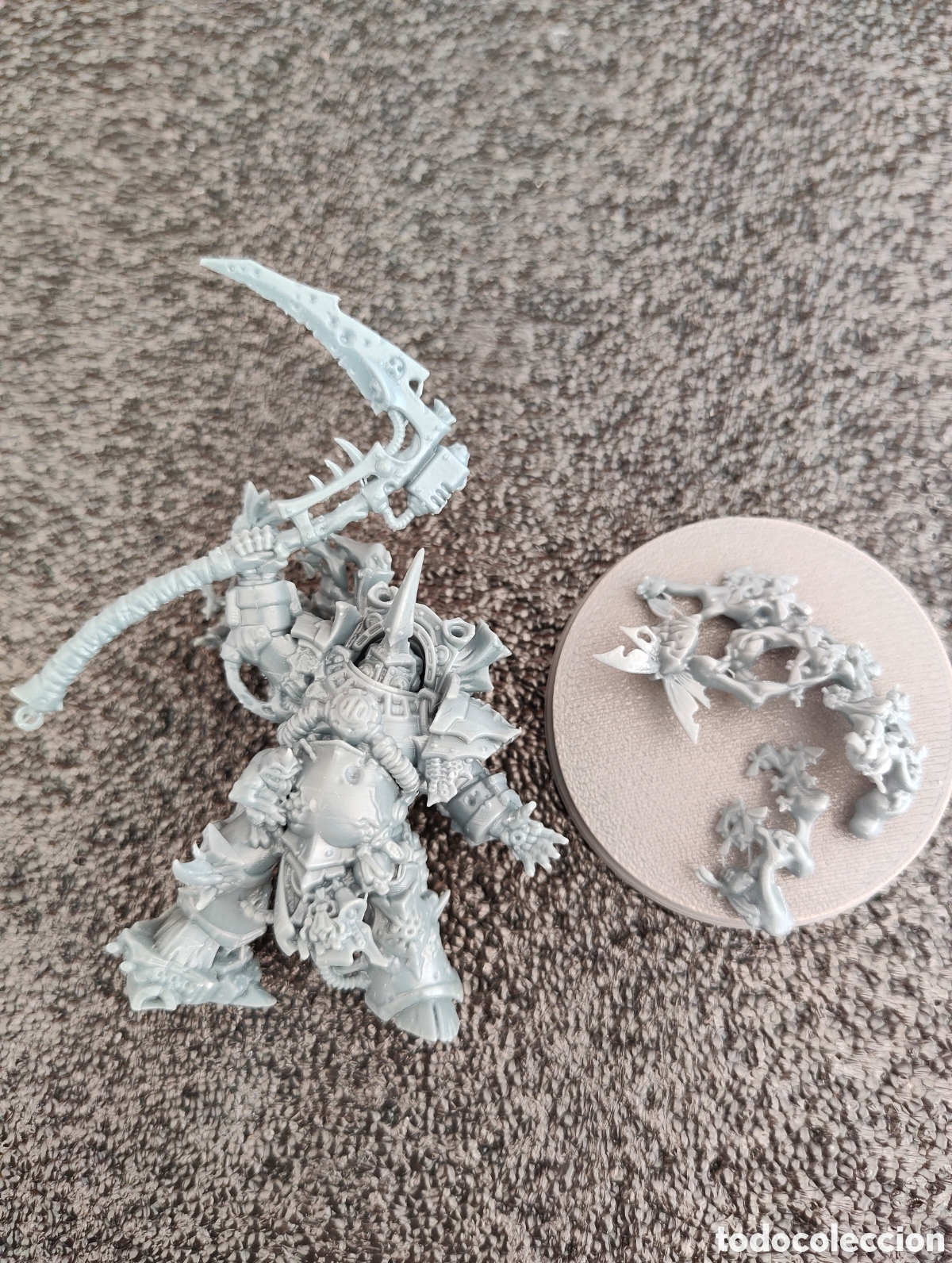 Juegos antiguos: miniatura de resina con base