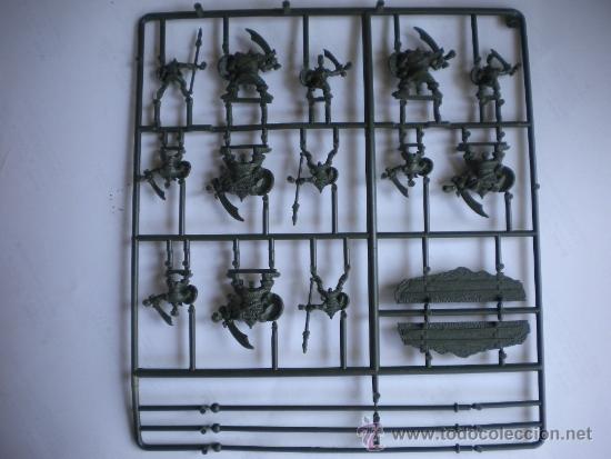 Juegos antiguos: CINCO PANELES CON FIGURAS WARHAMMER - Foto 2