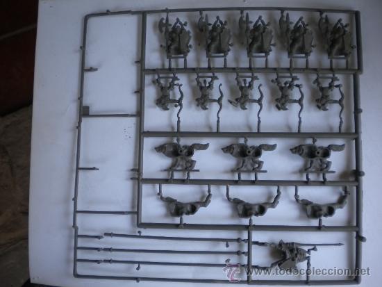 Juegos antiguos: CINCO PANELES CON FIGURAS WARHAMMER - Foto 6
