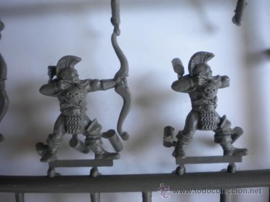 Juegos antiguos: CINCO PANELES CON FIGURAS WARHAMMER - Foto 10