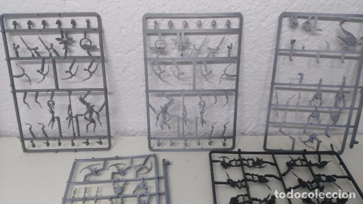 Juegos antiguos: lote de figuras warhammer caja - Foto 3