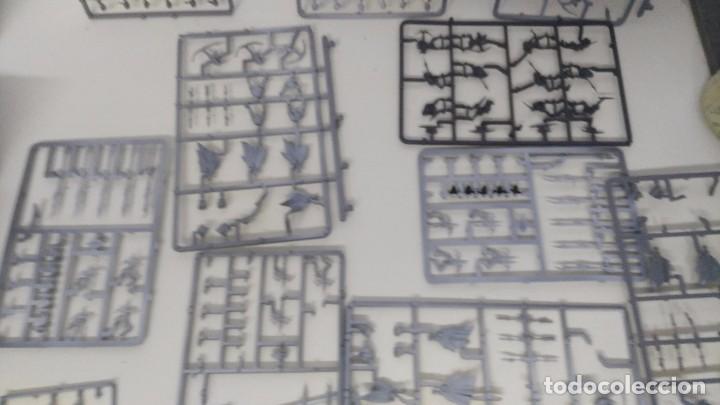 Juegos antiguos: lote de figuras warhammer caja - Foto 4