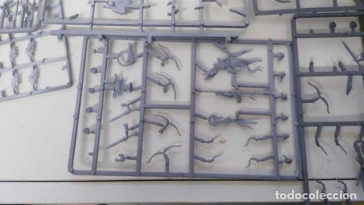 Juegos antiguos: lote de figuras warhammer caja - Foto 6