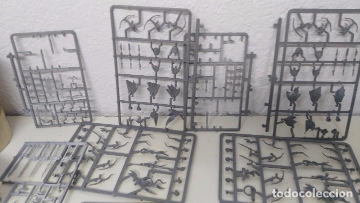 Juegos antiguos: lote de figuras warhammer caja - Foto 4