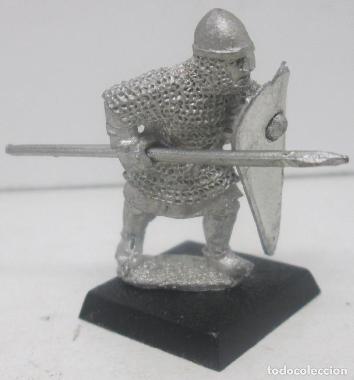 Juegos antiguos: WARHAMMER figura metal - Foto 1