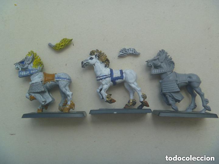 Juegos antiguos: LOTE DE 3 FIGURAS DE WARHAMMER: CABALLOS , DE GUERRERO Y FANTASIA.