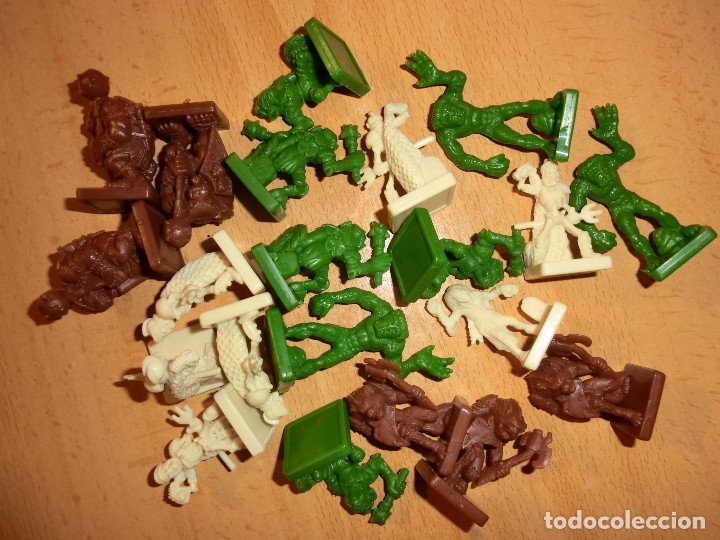 Juegos antiguos: Minis dungeons and dragons plastico. - Foto 2