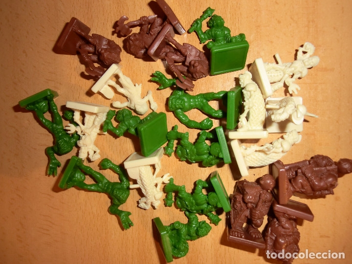 Juegos antiguos: Minis dungeons and dragons plastico. - Foto 3