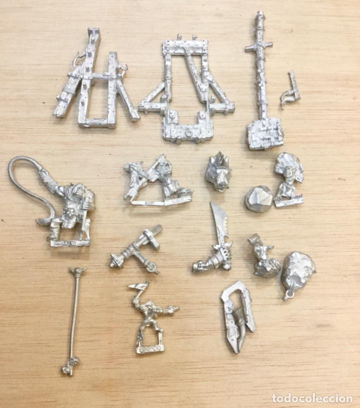 Juegos antiguos: Warhammer. Catapulta ORCO completa metal. - Foto 1