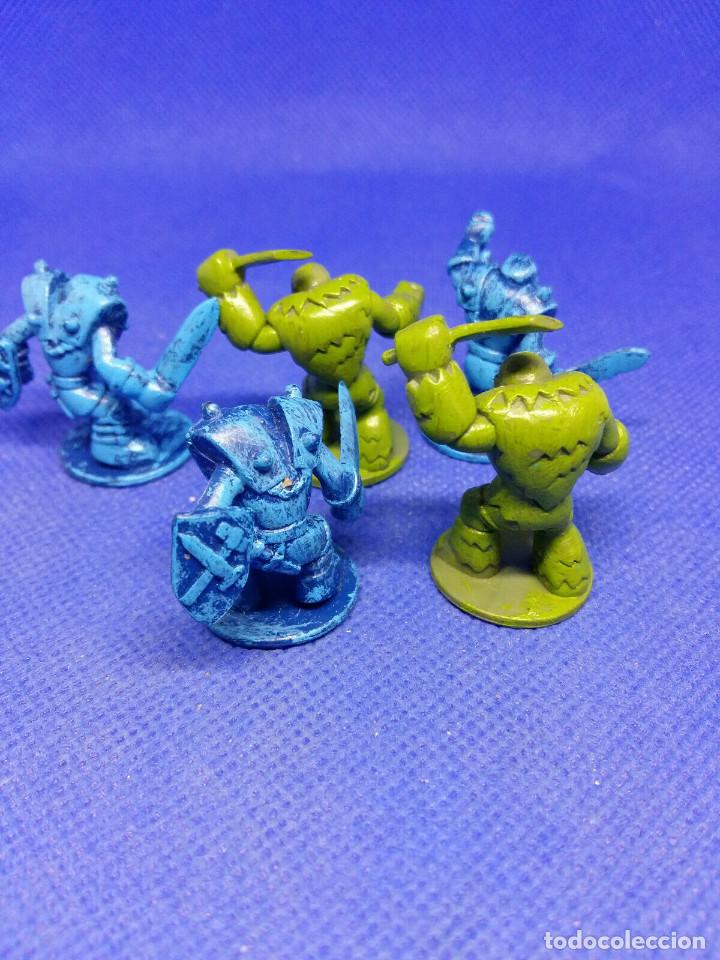 Juegos antiguos: FIGURAS TIPO WARHAMMER DE PLASTICO - Foto 2