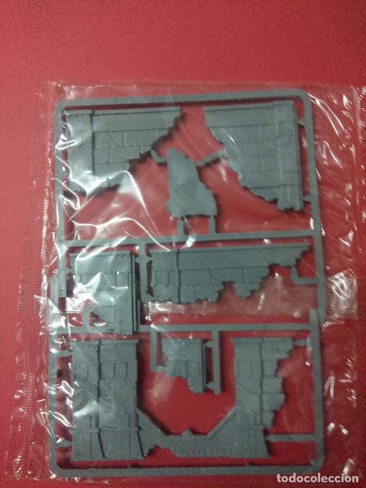 Juegos antiguos: PANOPLIA ESTRUCTURA WARHAMMER EN PLASTICO/NUEVA. - Foto 2
