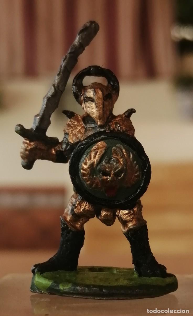 Juegos antiguos: Figura plomo Warhammer - Foto 1