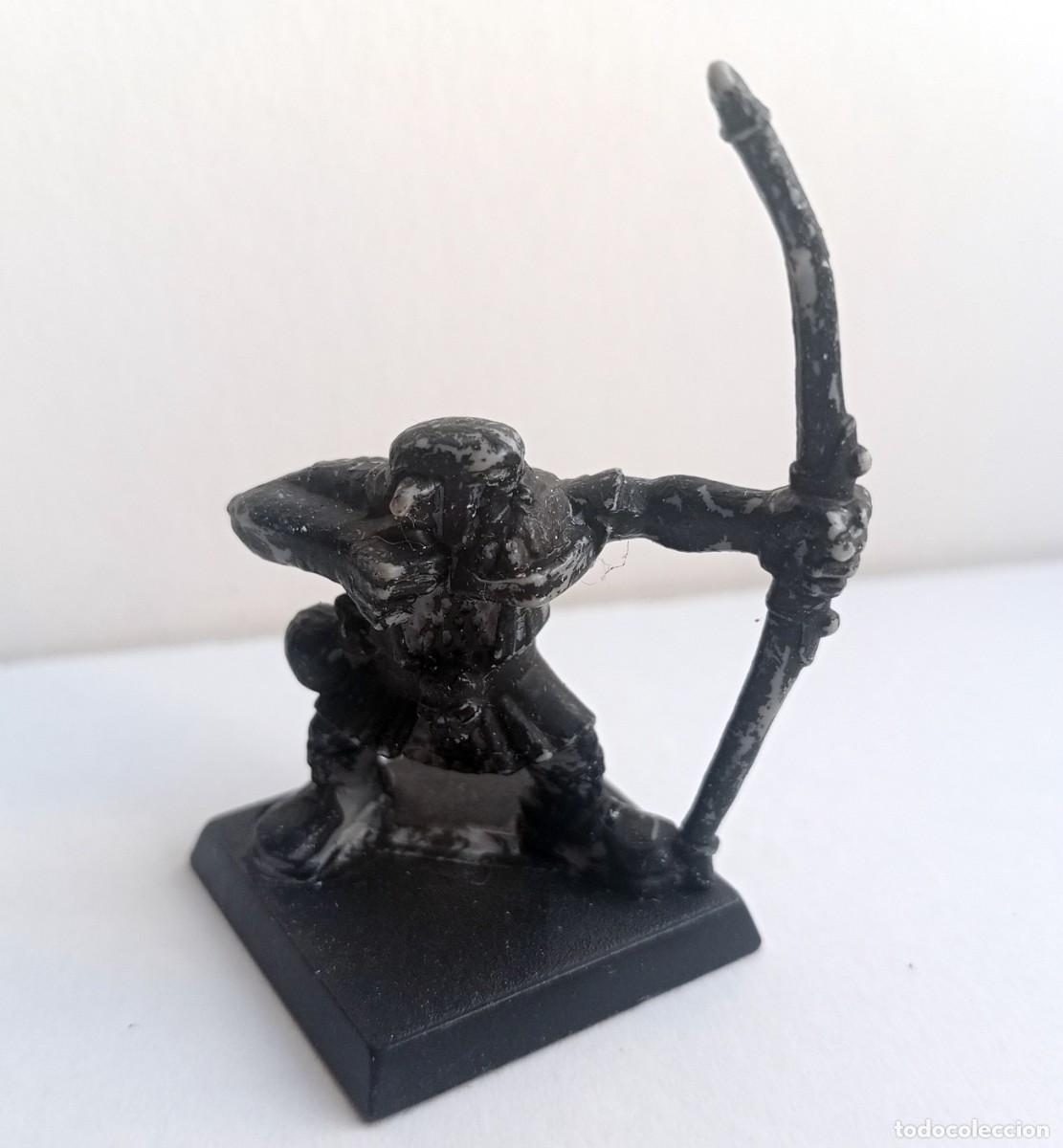 Juegos antiguos: FIGURA WARHAMMER PLASTICO - Foto 1