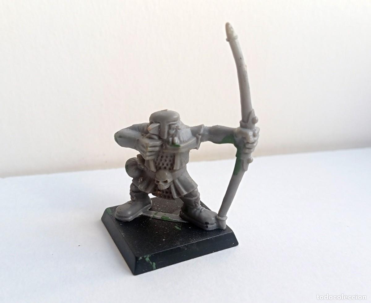 Juegos antiguos: FIGURA WARHAMMER PLASTICO - Foto 1