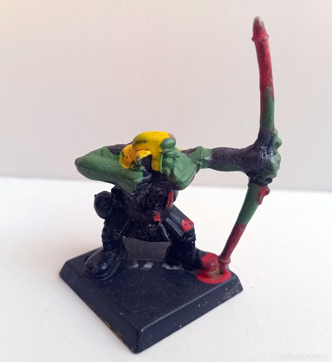Juegos antiguos: FIGURA WARHAMMER PLASTICO - Foto 1