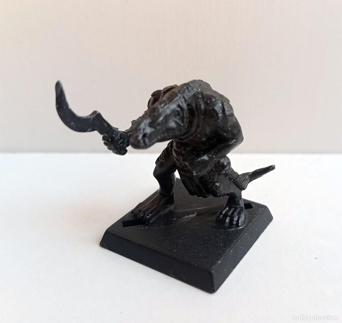 Juegos antiguos: FIGURA WARHAMMER PLASTICO - Foto 1