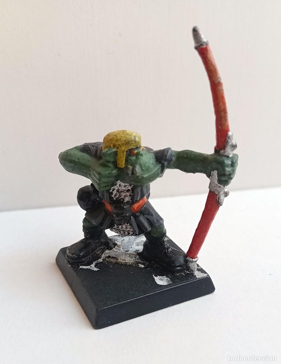 Juegos antiguos: FIGURA WARHAMMER PLASTICO - Foto 1