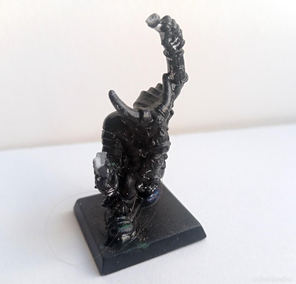 Juegos antiguos: FIGURA WARHAMMER PLASTICO - Foto 1