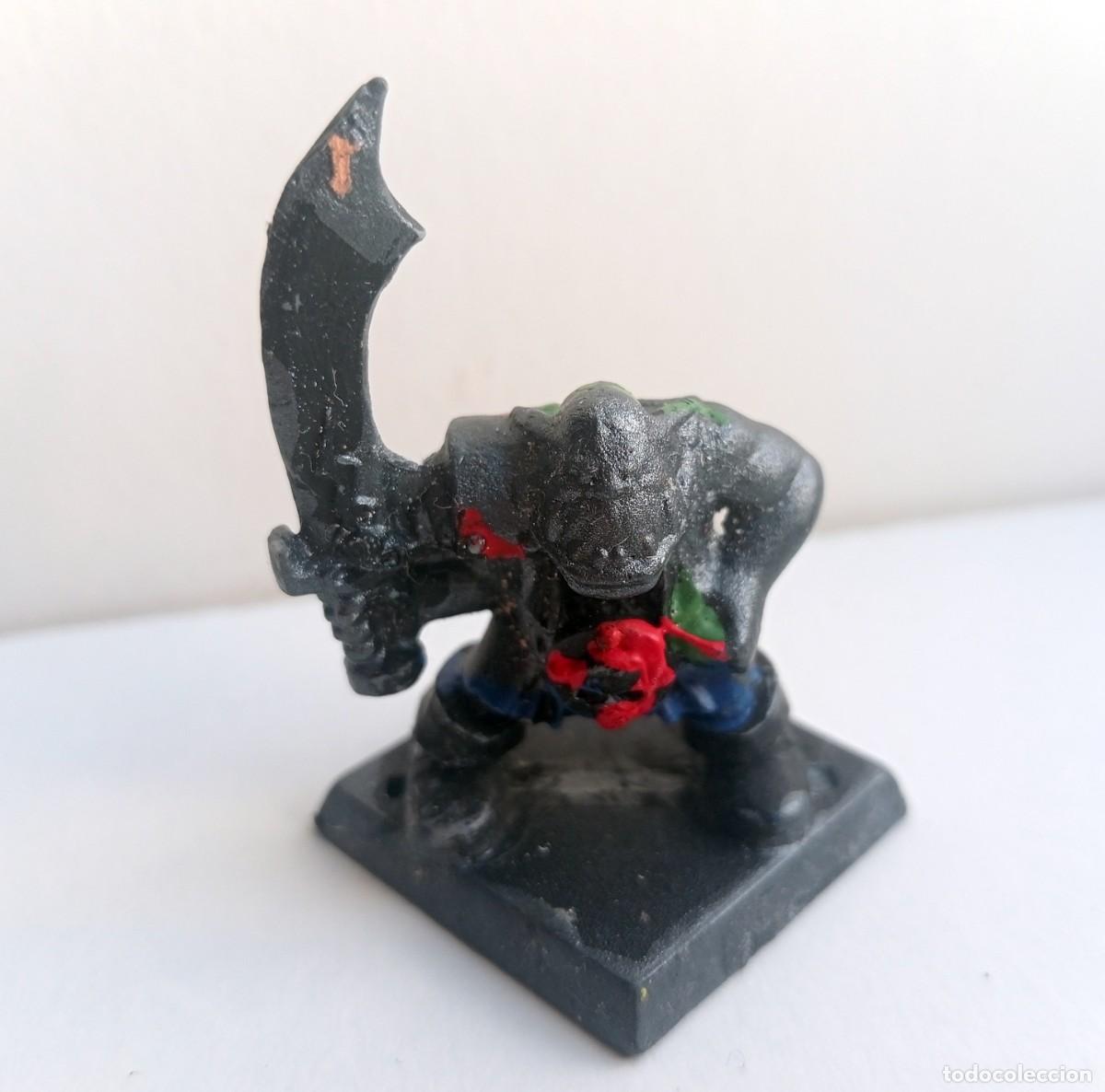 Juegos antiguos: FIGURA WARHAMMER PLASTICO - Foto 1