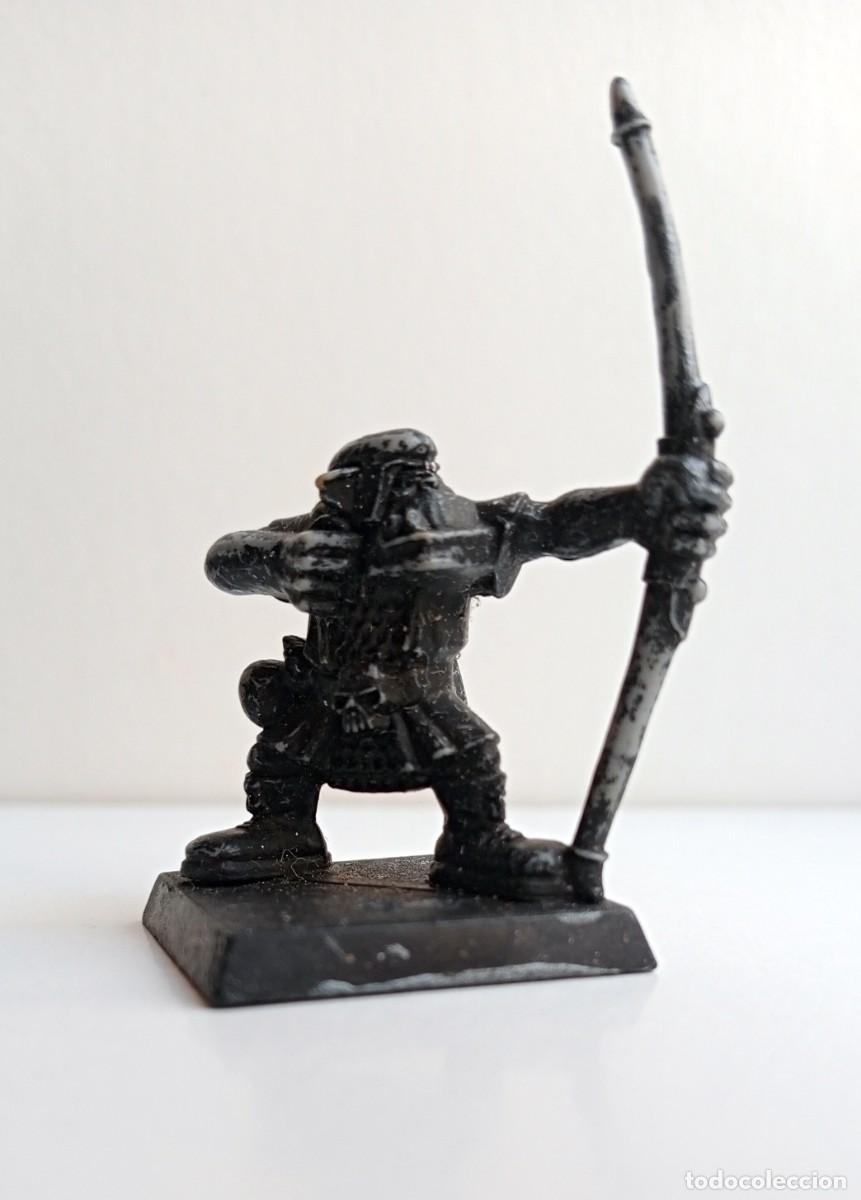 Juegos antiguos: FIGURA WARHAMMER PLASTICO - Foto 1