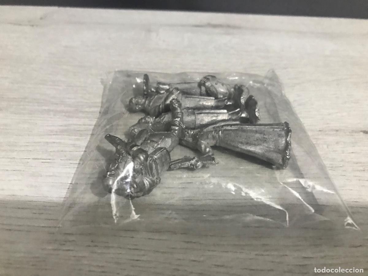Juegos antiguos: Lote de figuras Warhamer - Foto 13