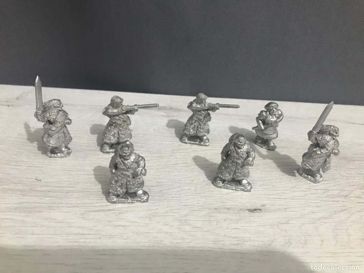 Juegos antiguos: Lote de figuras Warhamer - Foto 2
