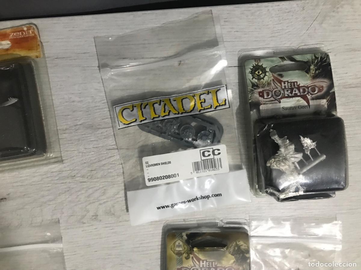 Juegos antiguos: Lote de figuras y accesorios warhammer - Foto 6