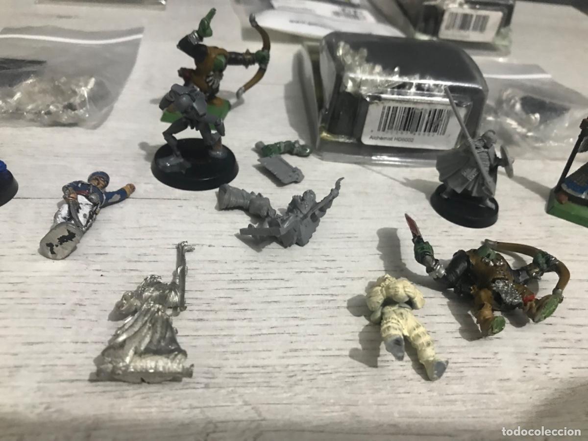Juegos antiguos: Lote de figuras y accesorios warhammer - Foto 11