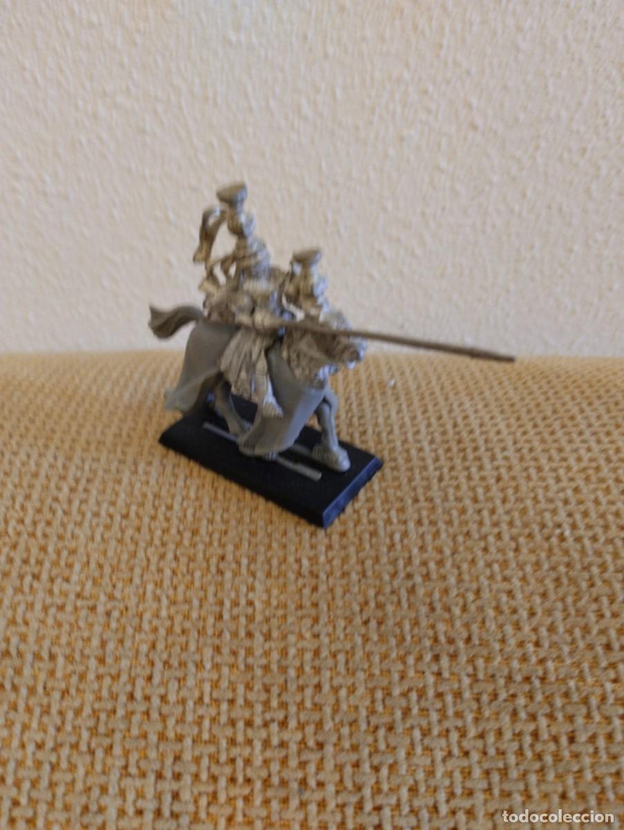 Juegos antiguos: Figura a caballo Warhammer - Foto 2