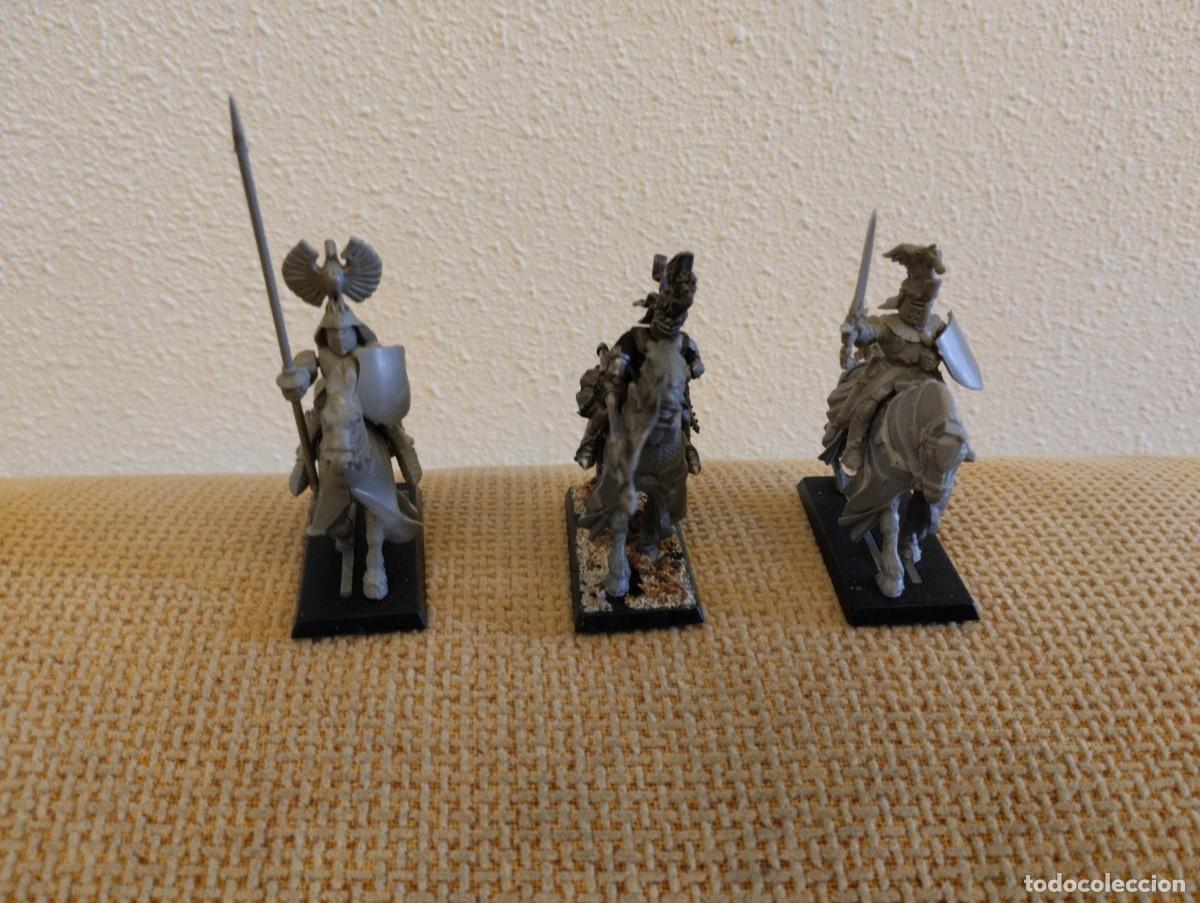 Juegos antiguos: Lote de figuras a caballo Warhammer - Foto 3