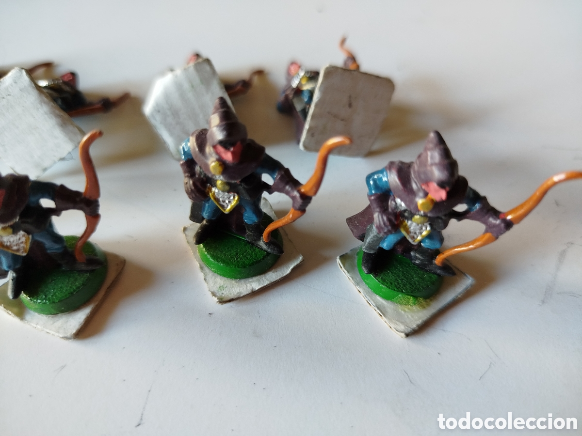 Juegos antiguos: Lote 8 arqueros Warhammer pl&aacute;stico - Foto 3