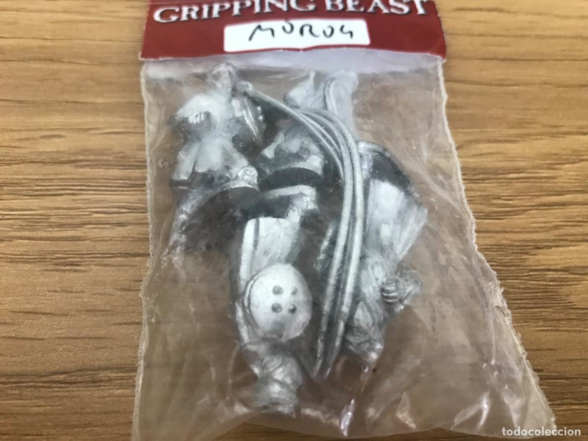 Juegos antiguos: Lote de bolsita con figuras warhammer - Foto 3