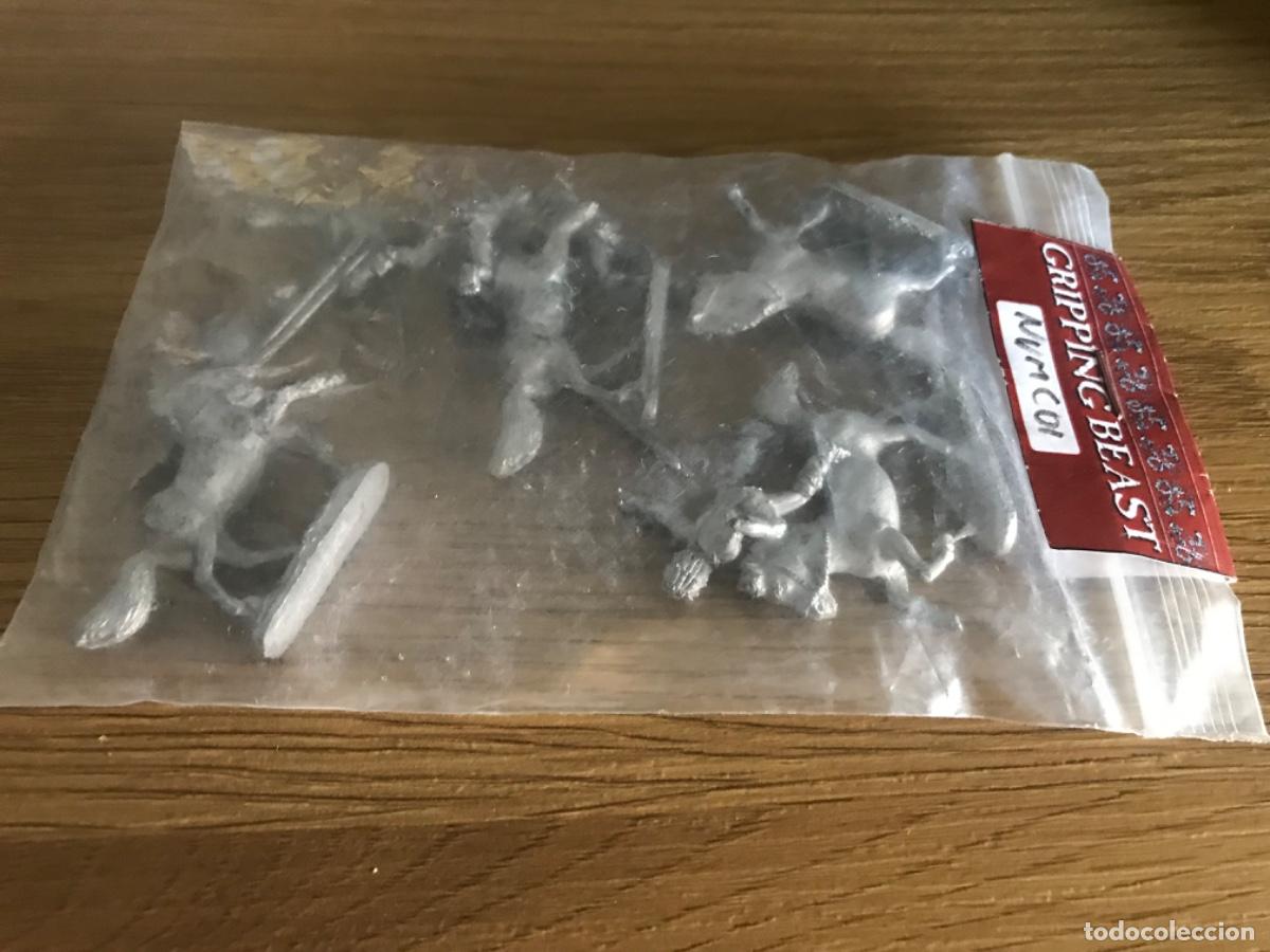 Juegos antiguos: Lote de bolsa con figuras warhammer - Foto 6