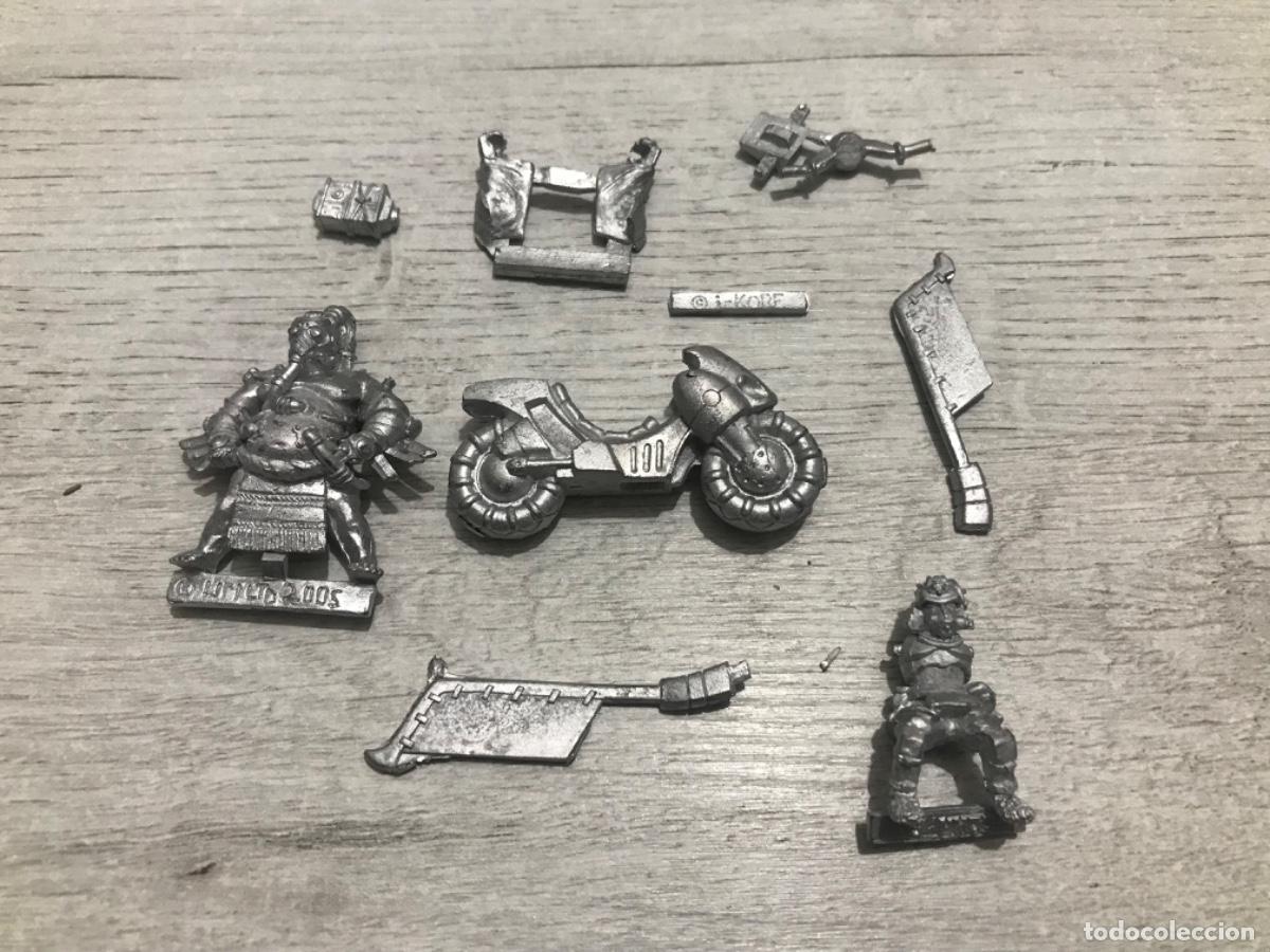 Juegos antiguos: Lote de figuras warhammer - Foto 1