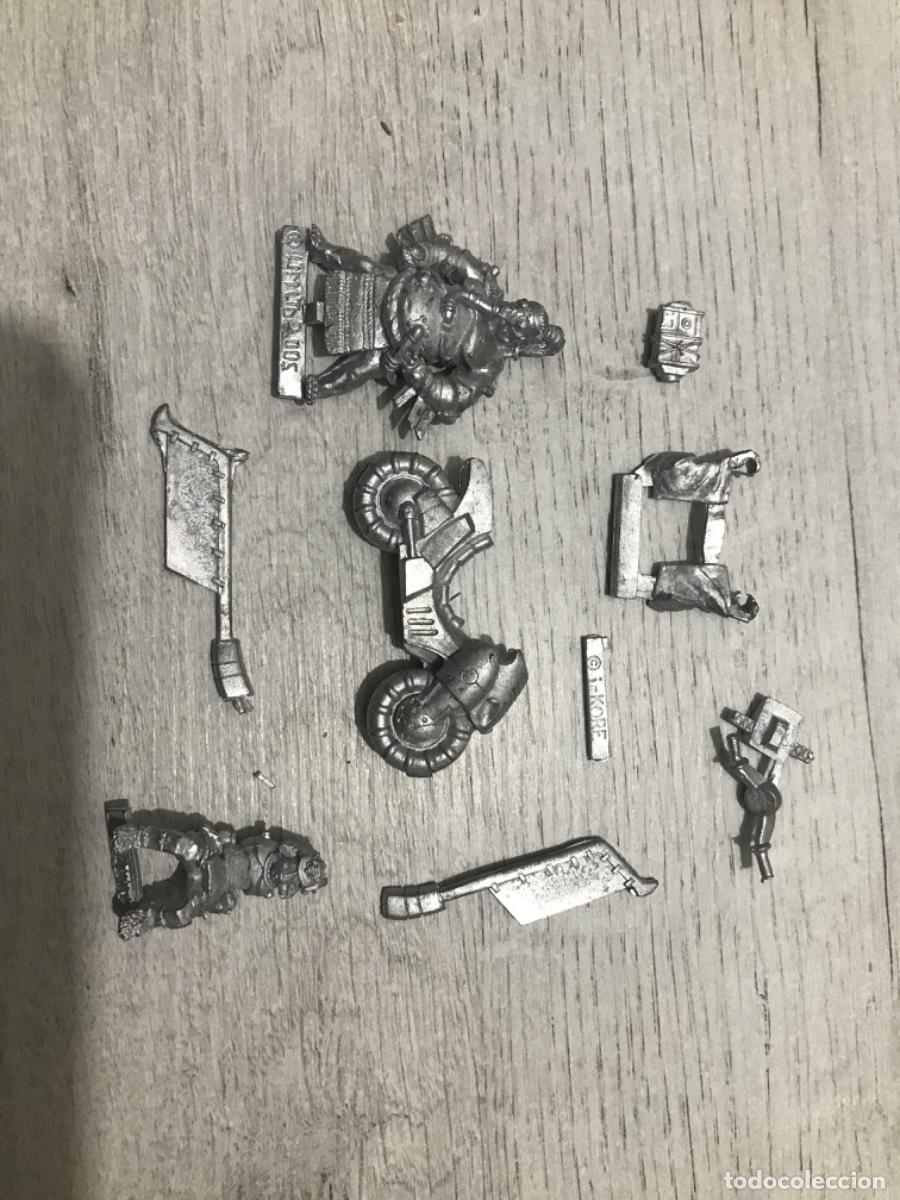 Juegos antiguos: Lote de figuras warhammer - Foto 2