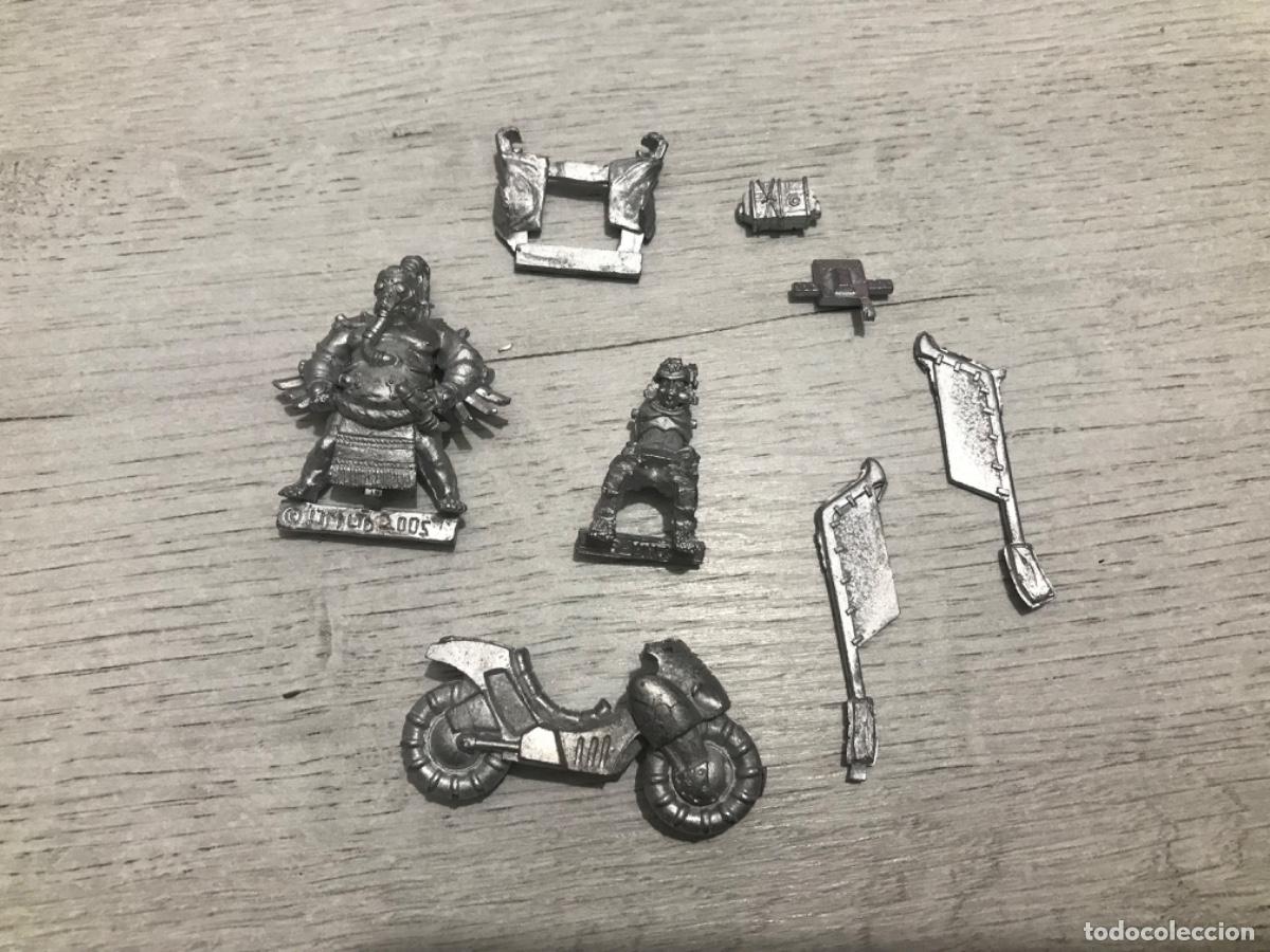 Juegos antiguos: Lote de figuras warhammer - Foto 1