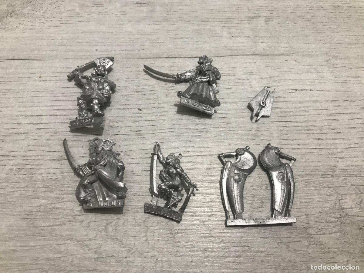 Juegos antiguos: Lote de figuras warhammer - Foto 1