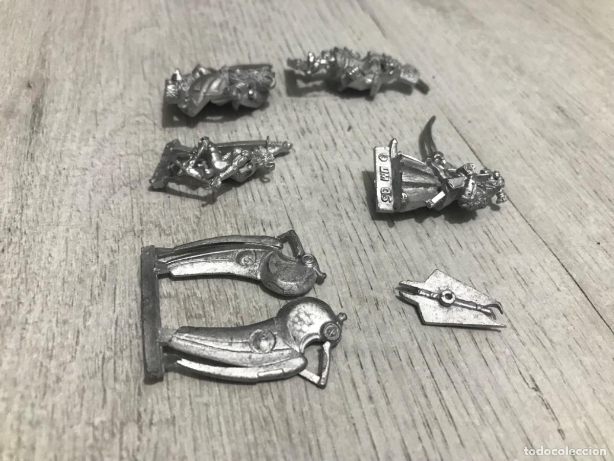 Juegos antiguos: Lote de figuras warhammer - Foto 4