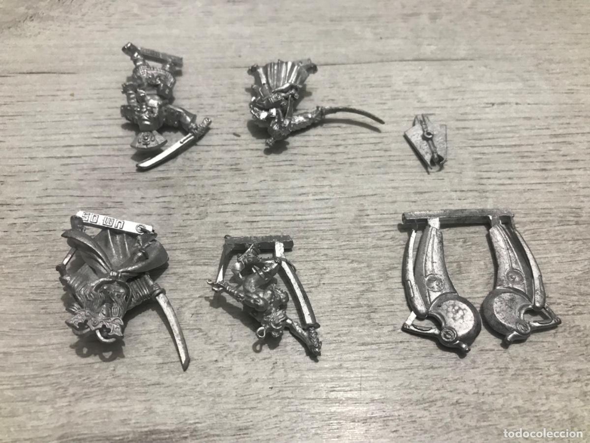 Juegos antiguos: Lote de figuras warhammer - Foto 5