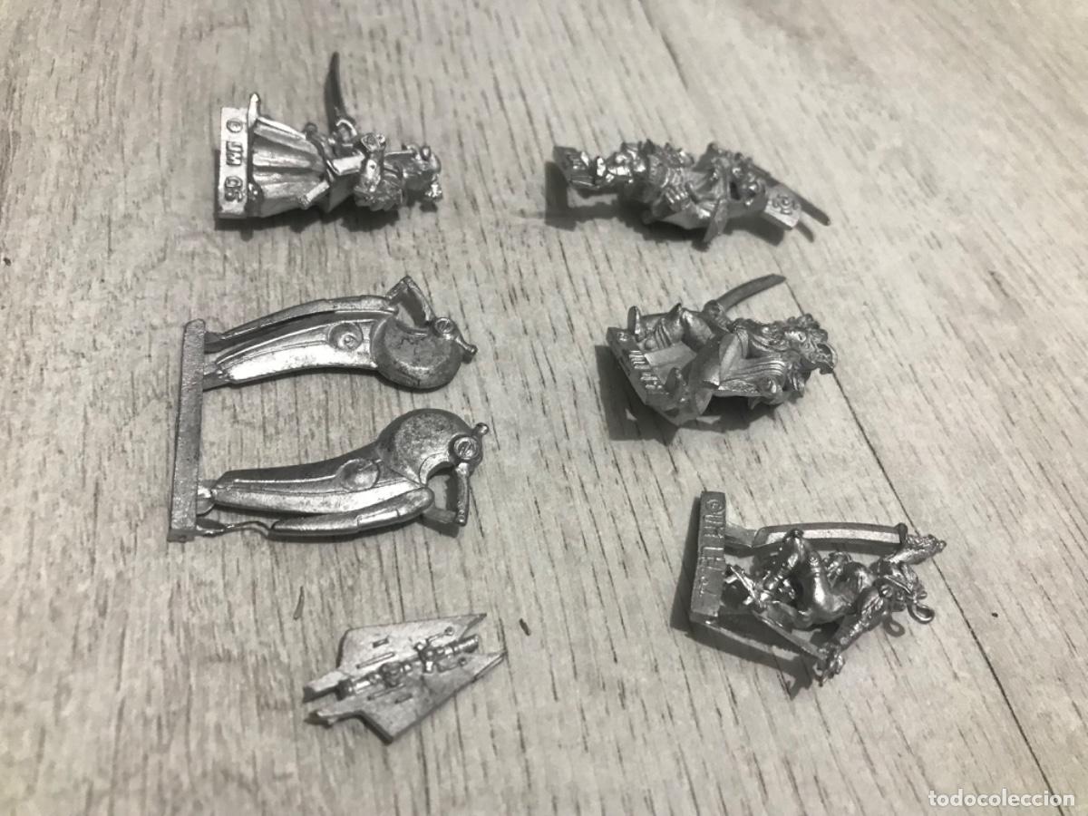 Juegos antiguos: Lote de figuras warhammer - Foto 4