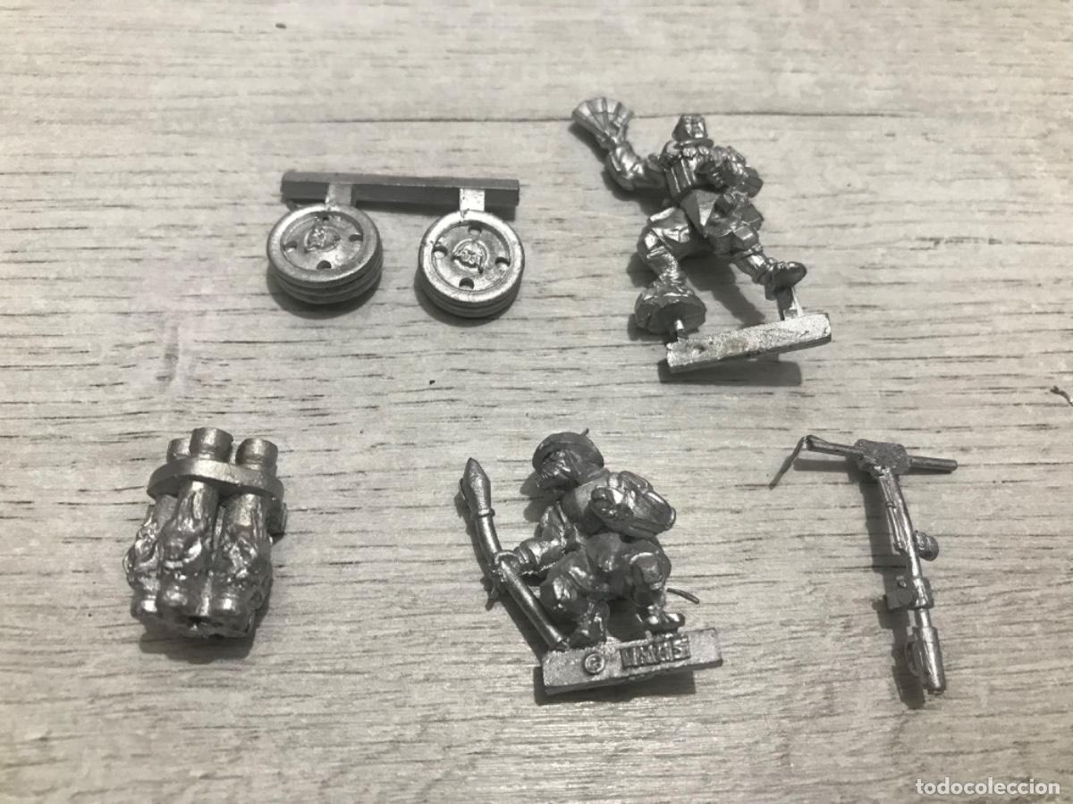 Juegos antiguos: Lote de figuras warhammer - Foto 1