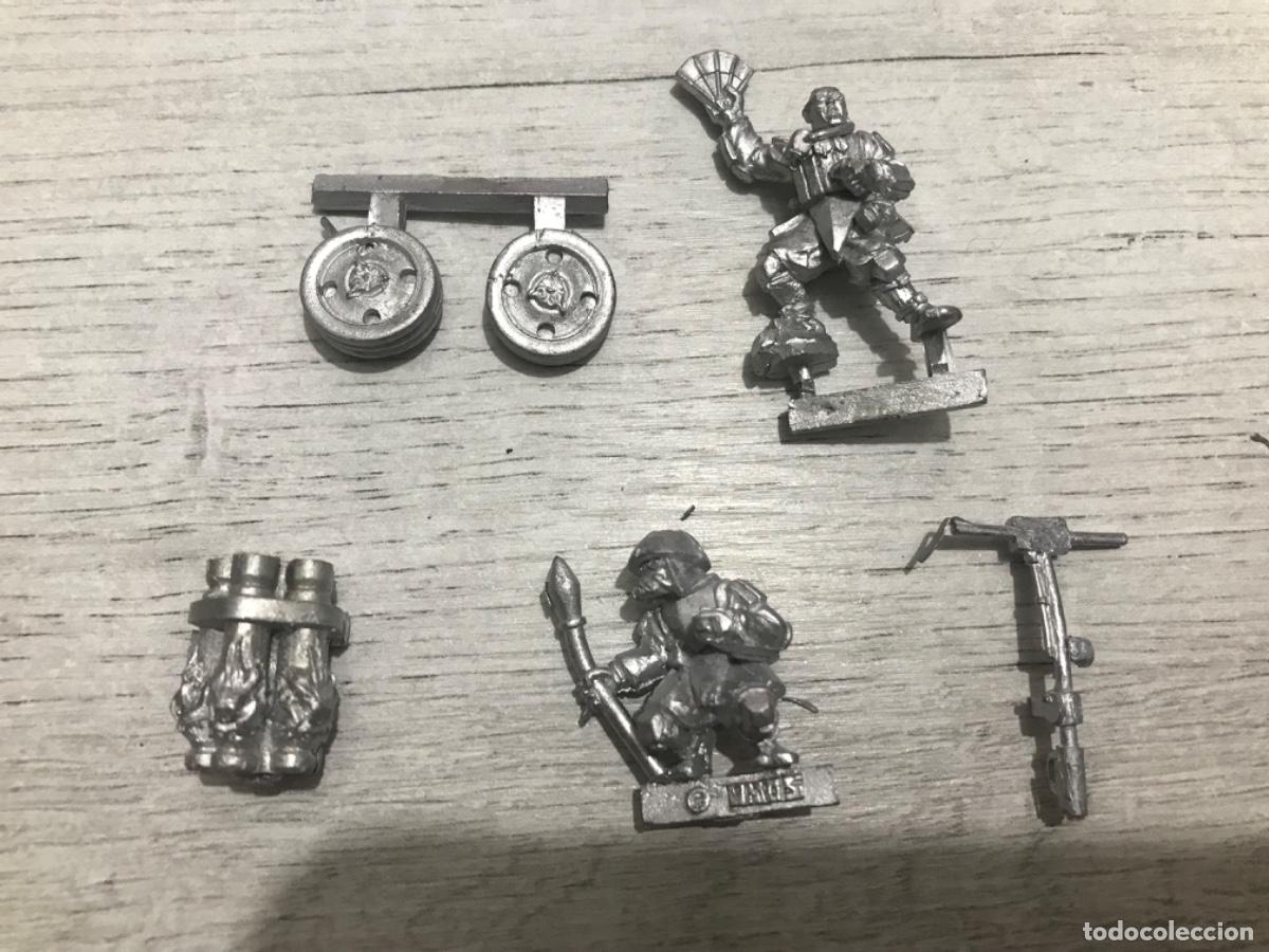 Juegos antiguos: Lote de figuras warhammer - Foto 2