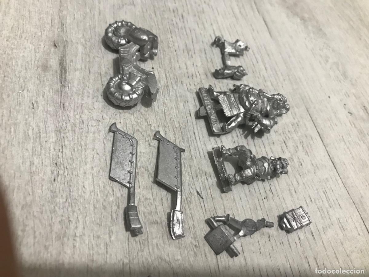 Juegos antiguos: Lote de figuras warhammer - Foto 4