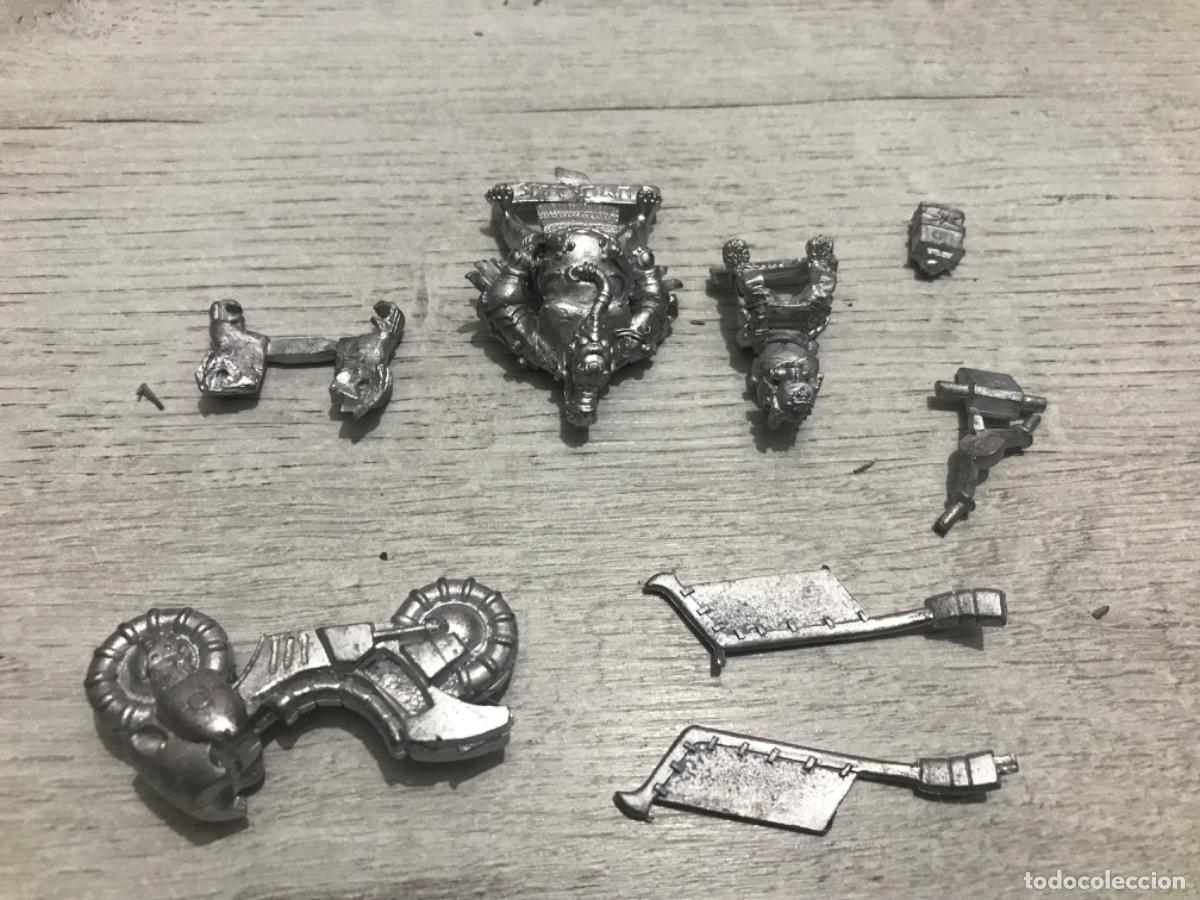 Juegos antiguos: Lote de figuras warhammer - Foto 5