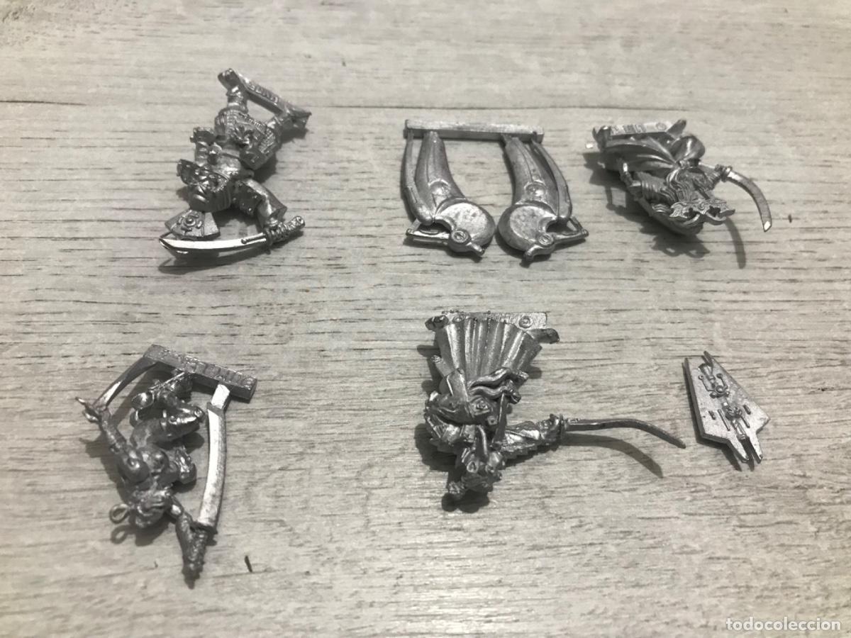 Juegos antiguos: Lote de figuras warhammer - Foto 6