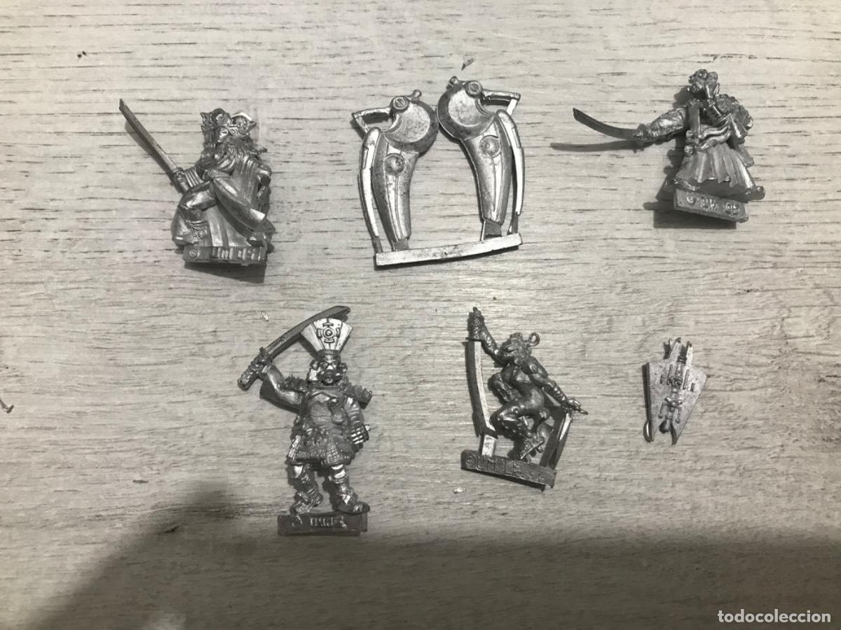 Juegos antiguos: Lote de figuras warhammer - Foto 2