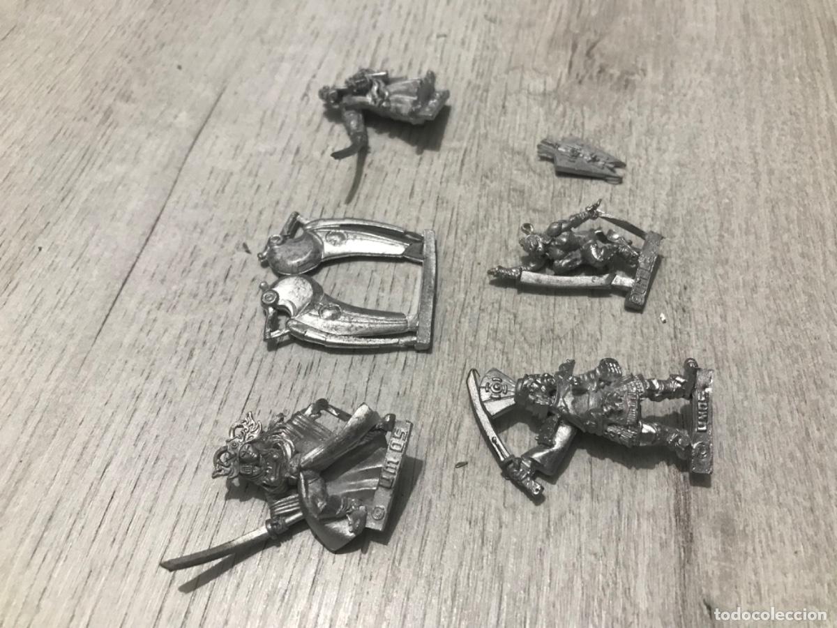 Juegos antiguos: Lote de figuras warhammer - Foto 3