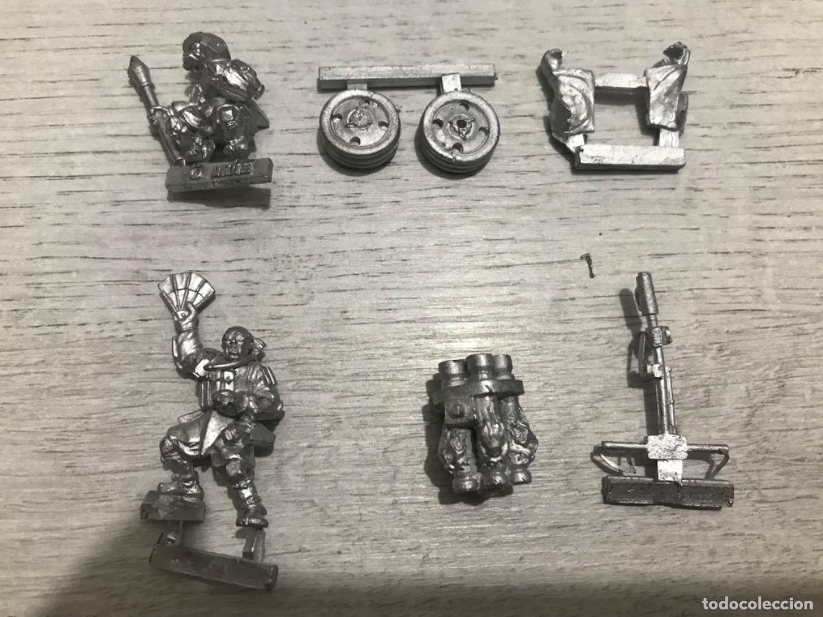 Juegos antiguos: Lote de figuras warhammer - Foto 2